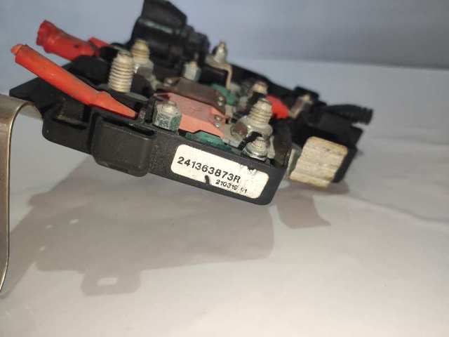 MERCEDES 241363873R в наличии Винница