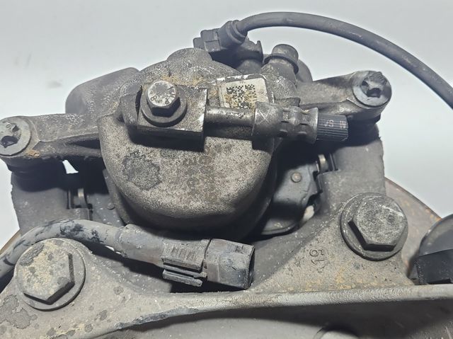 2473320800 MERCEDES Цапфа (поворотный кулак) передний правый купить в Одесса
