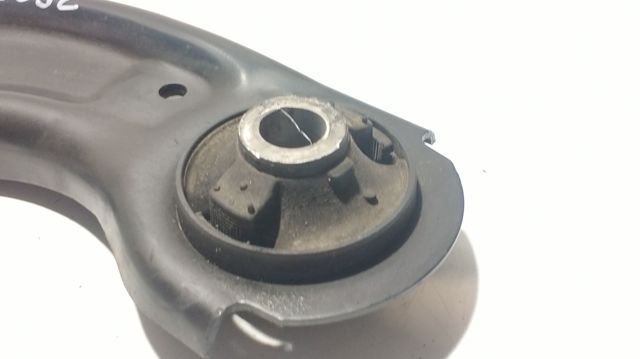 D24H34350C MAZDA Рычаг передней подвески нижний левый купить в Ужгород