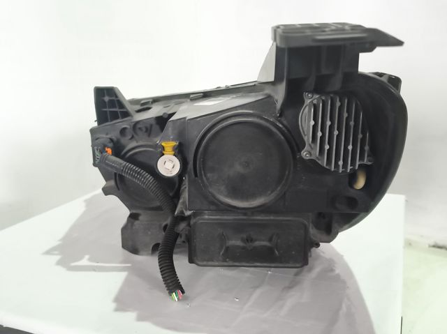 OPEL YP00015580 Правая фара в наличии Киев