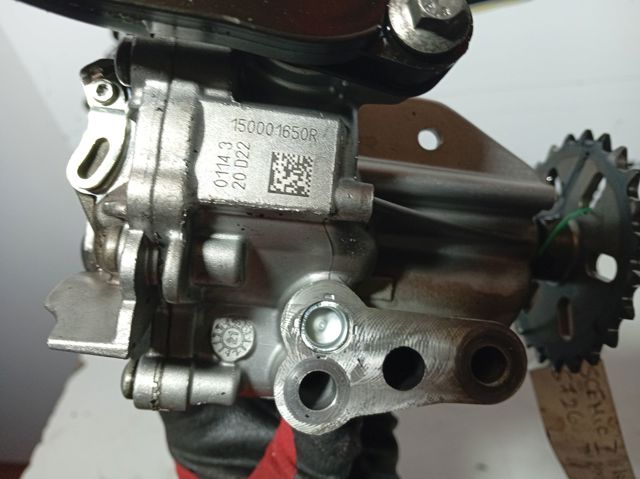 RENAULT 150001650R Насос масляный в наличии Житомир