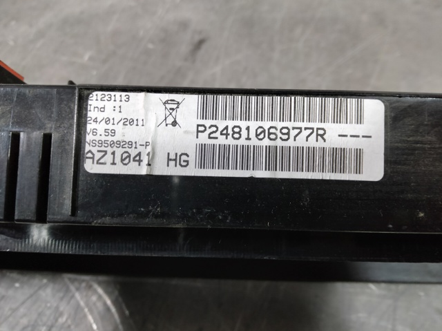 248106977R Панель приборов купить Николаев