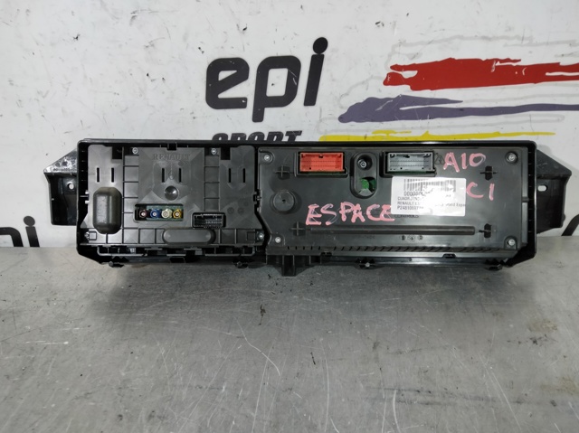248106977R RENAULT Панель приборов купить в Николаев
