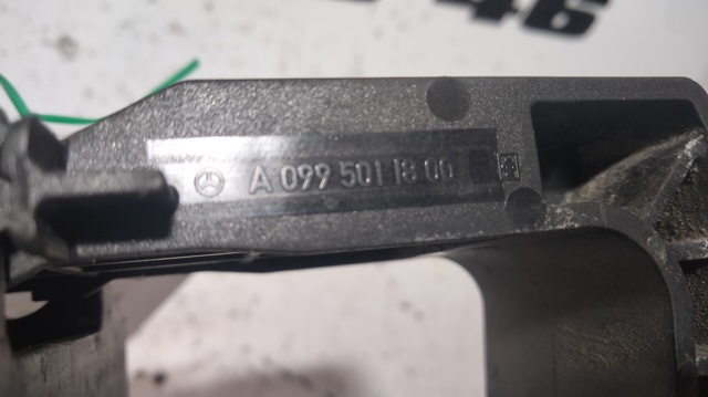 A0995011800 MERCEDES Кронштейн радиатора нижний купить в Одесса
