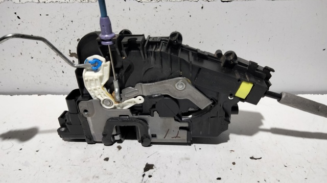 MERCEDES A0997307700 Замок двери задней левой в наличии Чернигов