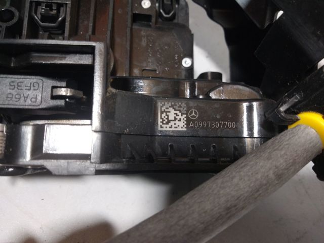 A0997307700 MERCEDES Замок двери задней левой купить в Украина