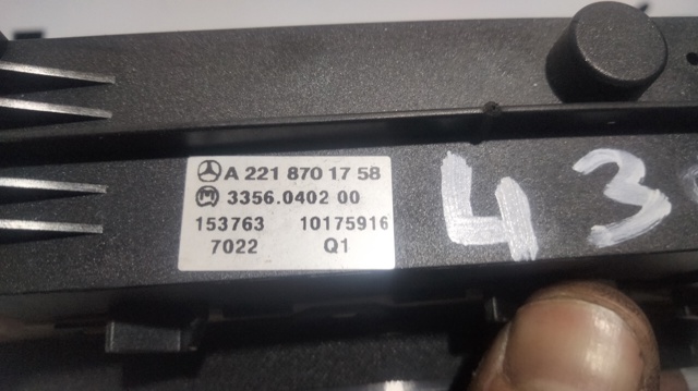 MERCEDES A2218701758 Блок кнопок центральной консоли в наличии Чернигов