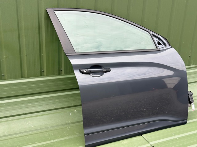 Пассажирская передняя дверь 76004J9000 HYUNDAI