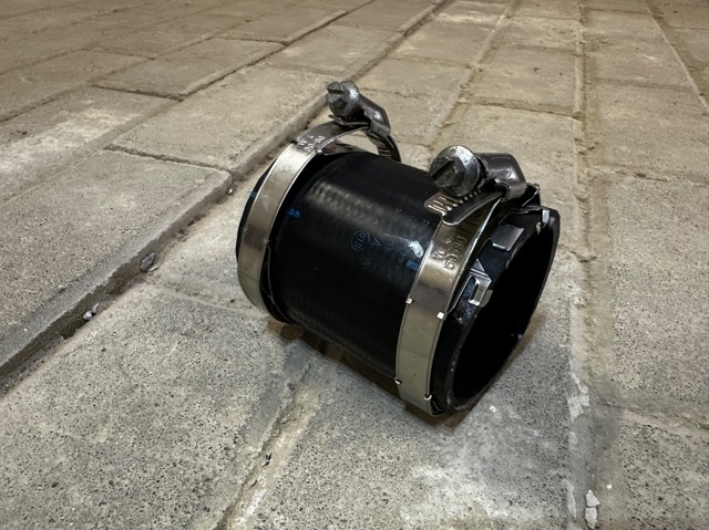 7P0145709 VAG Патрубок воздушный купить в Полтава