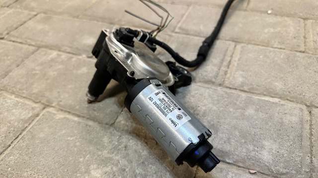 VAG 7P6955711 Мотор стеклоочистителя заднего стекла в наличии Каменское