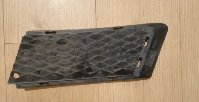 51117178992 BMW Решетка бампера переднего правая купить в Павлоград