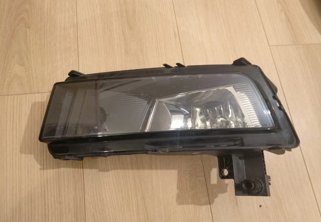 VAG 5TA941661A Фара противотуманная левая в наличии Тернополь