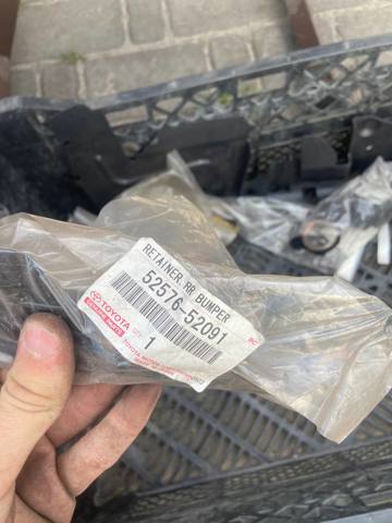 Крепление бампера 5257652091 TOYOTA