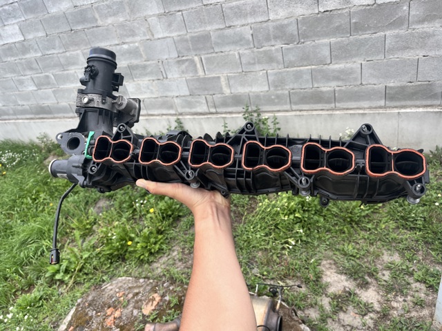 Впускной коллектор 7811909 BMW