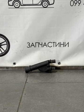 Водяной патрубок Шкода Суперб II