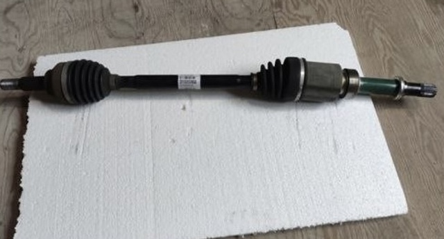 Полуось передняя, правая 391005SN0A NISSAN
