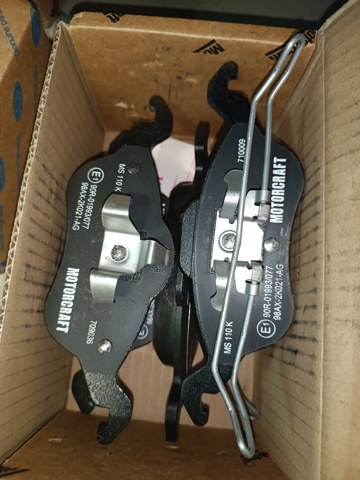 Колодки тормозные передние дисковые 1425406 FORD