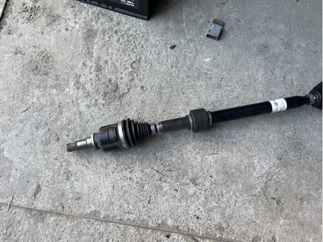 Полуось передняя, правая 4341002E10 TOYOTA