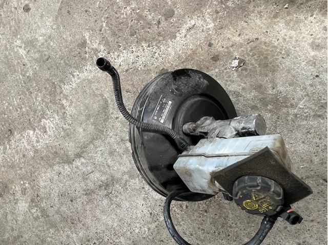 Усилитель (гидровакуумный) 472107999R RENAULT