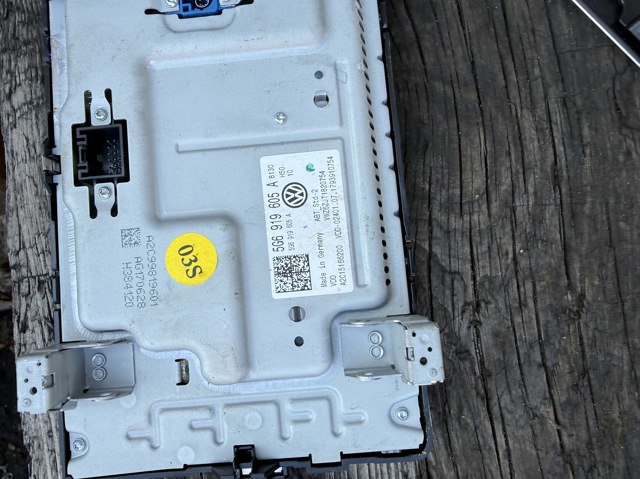 VAG 5G6919605 Магнитола (радио AM/FM) в наличии Николаев