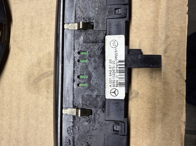 Дисплей парктроника A0015423723 MERCEDES