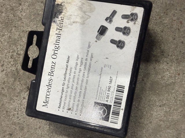 Болты на колеса A0019901607 MERCEDES