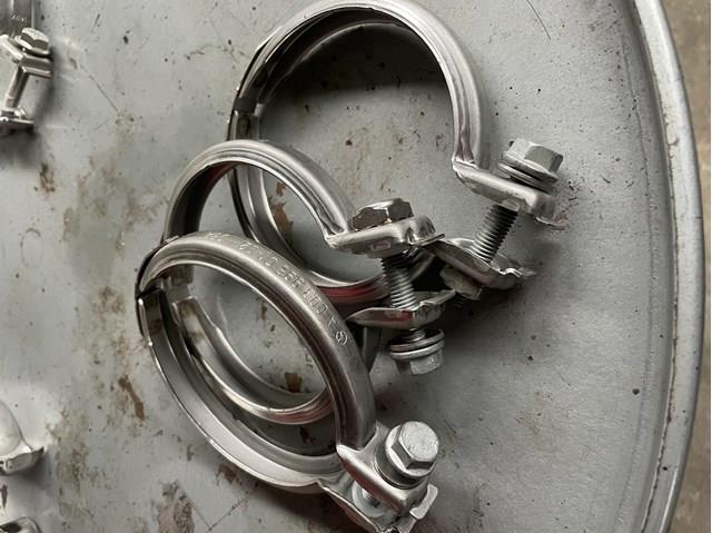 Хомут крепления глушителя передний A0039950102 MERCEDES