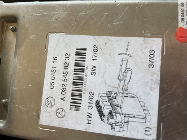 Коробка предохранителей A0325458232 MERCEDES