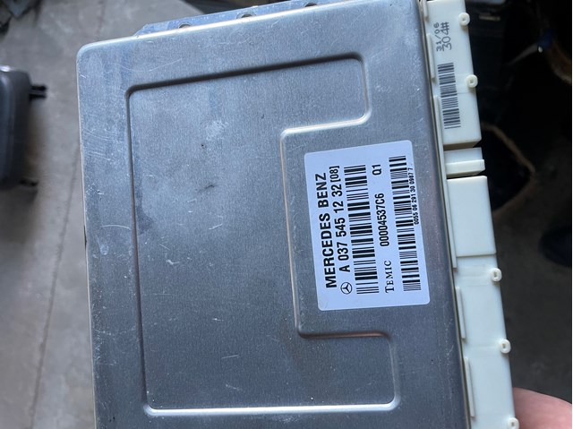 Блок управления пневмоподвеской A0375451232 MERCEDES