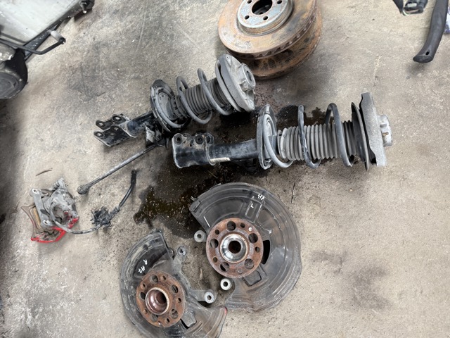 Стойка передняя левая A1173231500 MERCEDES