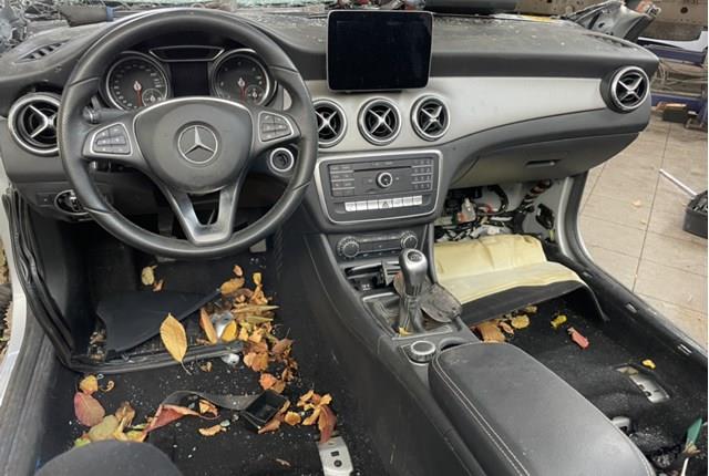 Панель приборная торпеды A11768008019H68 MERCEDES