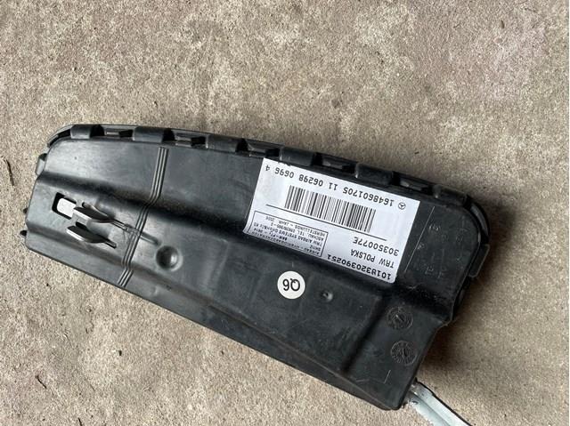 Подушка сиденья водителя (и переднего сиденья) A1648601705 MERCEDES
