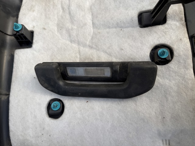 Поручни (держатели) и крючок для одежды A1668100254 MERCEDES
