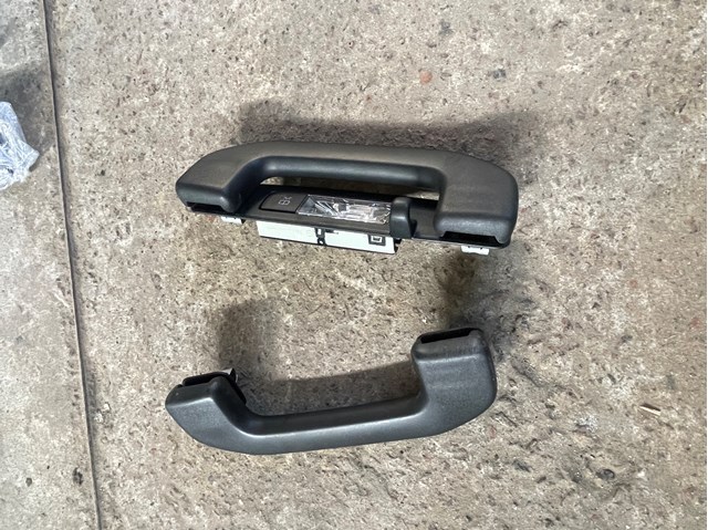 Поручни (держатели) и крючок для одежды A1668100554 MERCEDES