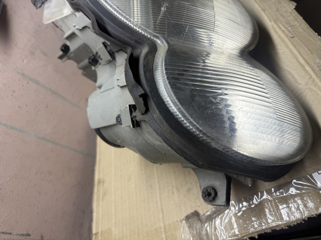 A2038200361 MERCEDES Фара левая купить в Тернополь