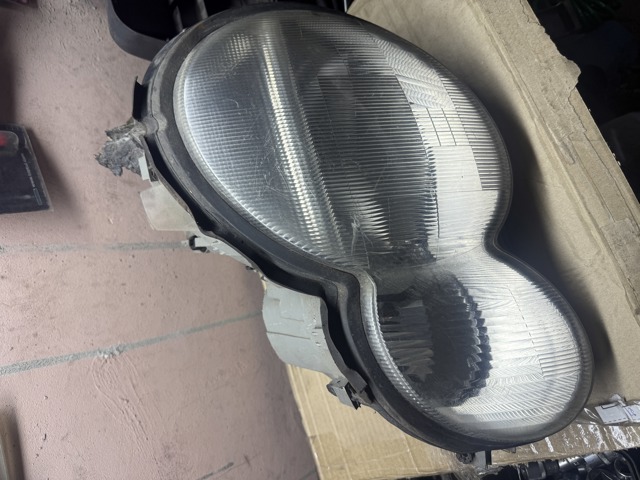 Основная фара в сборе левая A2038200361 MERCEDES