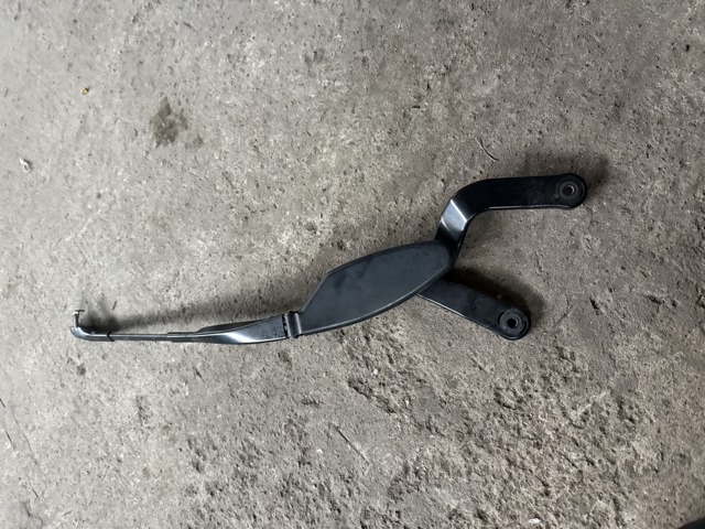 Рычаг-поводок дворника лобового стекла A2118201244 MERCEDES