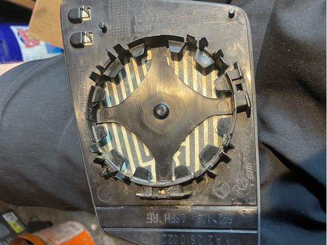 A2128100221 MERCEDES Стекло правого зеркала заднего вида купить в Ровно
