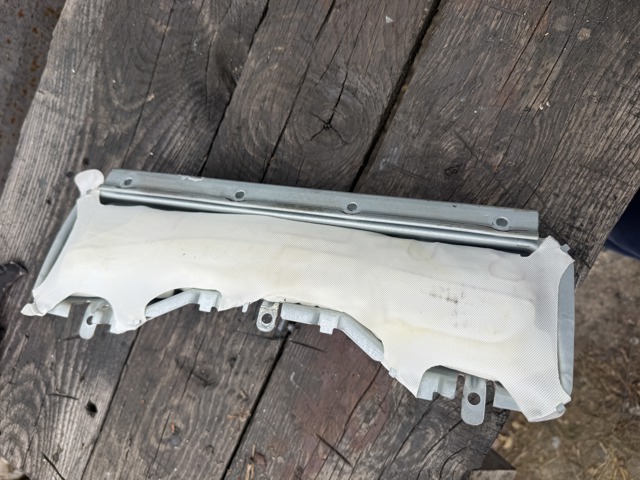 Эйрбэг защиты коленей нижняя A2128600902 MERCEDES