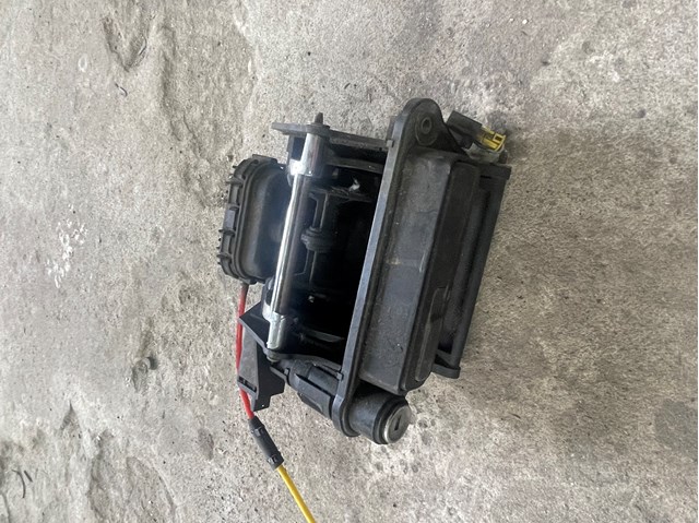 Замок двери багажника A2207500893 MERCEDES
