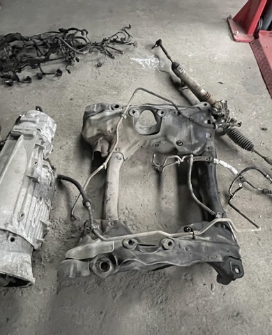 Поперечина передней подвески A2216200887 MERCEDES