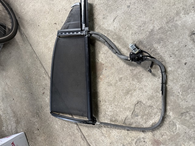Съемная тонировка задних дверей A2218100520 MERCEDES