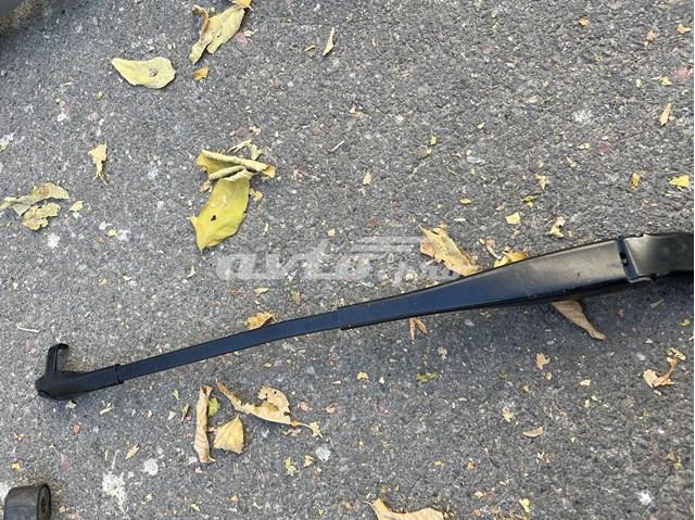 Рычаг-поводок дворника лобового стекла A2218200144 MERCEDES