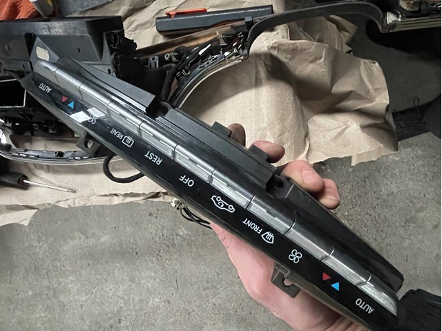 Блок управления печкой A2218704958 MERCEDES