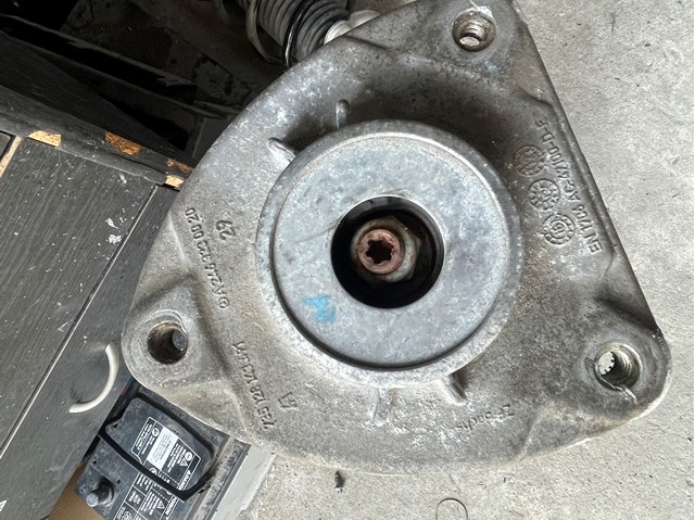 Опора передней стойки A2463230020 MERCEDES