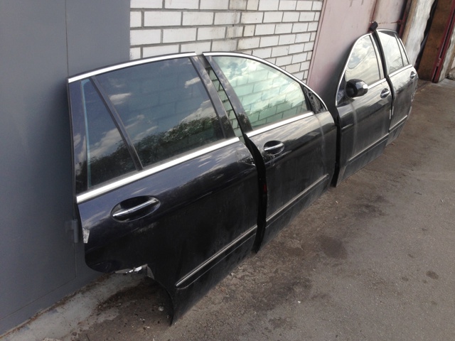 Дверь задняя в сборе A2517301005 MERCEDES