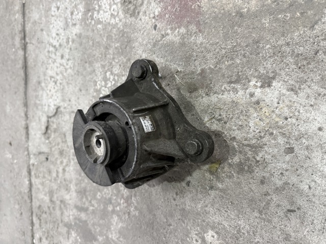 Подушка (опора) двигателя, левая A4472410213 MERCEDES