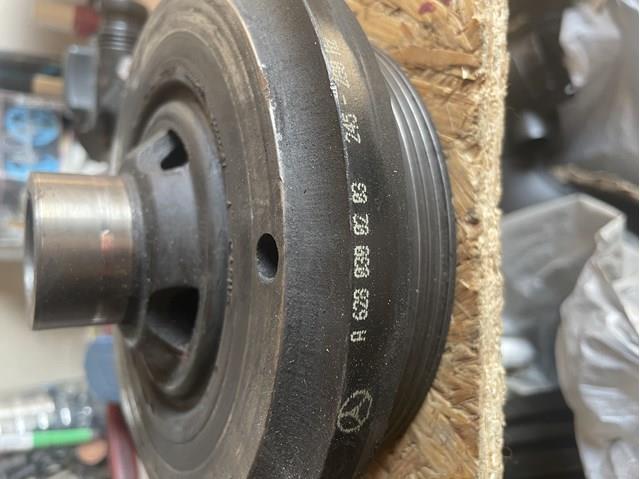 Шкив-демпфер коленвала A6280300203 MERCEDES