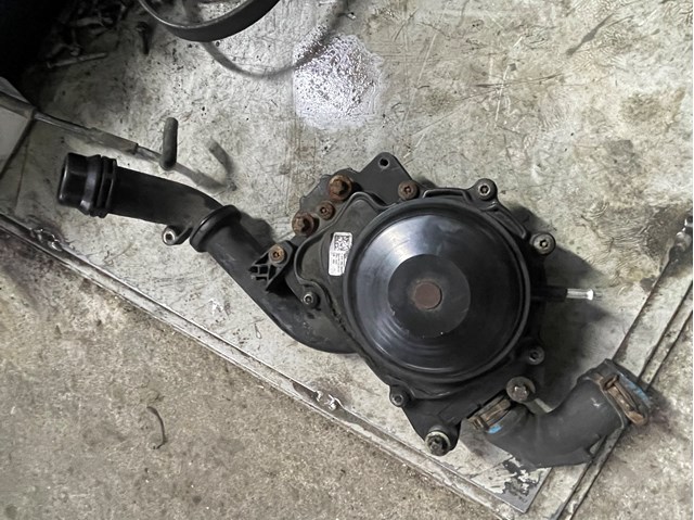 Помпа водяная, (насос) охлаждения A6512004801 MERCEDES