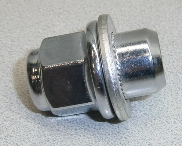 9094201033 Toyota гайка колесная